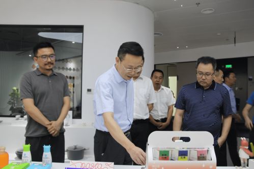 巴南區(qū)委書記、區(qū)政府區(qū)長(zhǎng)何友生調(diào)研企業(yè)創(chuàng)新工作 強(qiáng)調(diào)持續(xù)優(yōu)化創(chuàng)新生態(tài)以引領(lǐng)高質(zhì)量發(fā)展